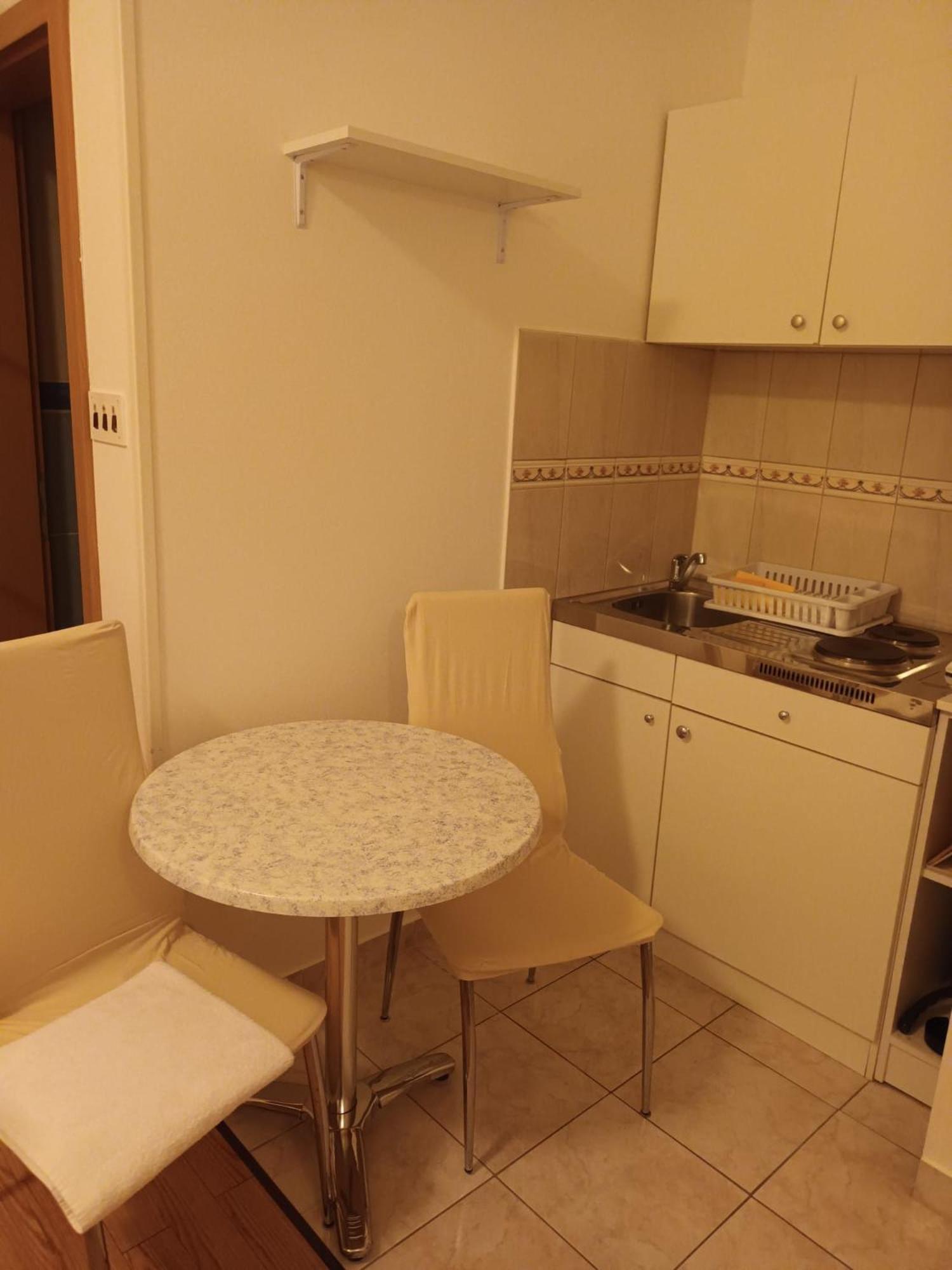 Studio Apartments Marica ブロダリツァ エクステリア 写真